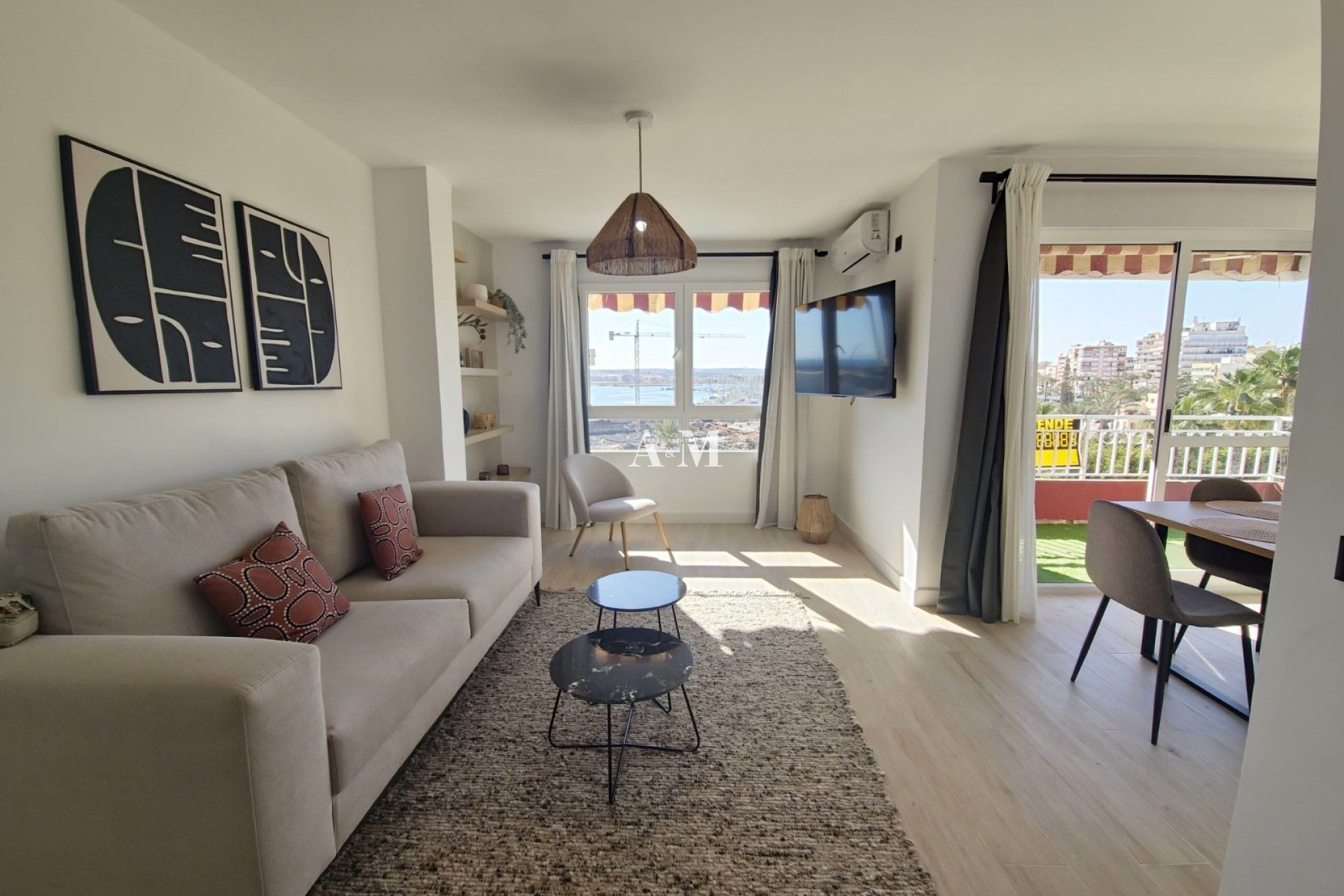 Living room of Apartment to rent in Torrevieja  with Air Conditioner, Heating and Terrace