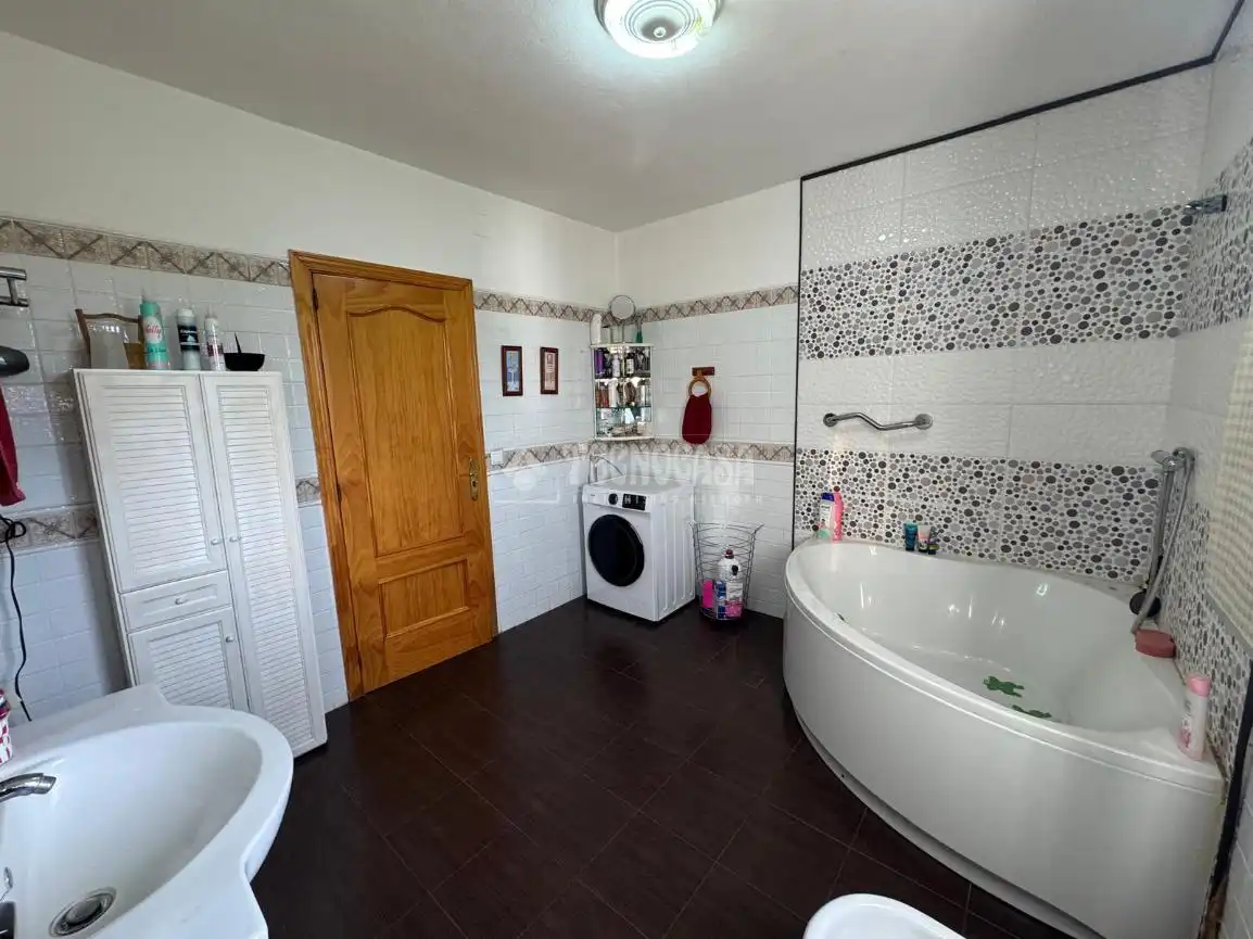 Badezimmer von Country house zum Verkauf in Badajoz mit Klimaanlage, Privatgarten und Terrasse