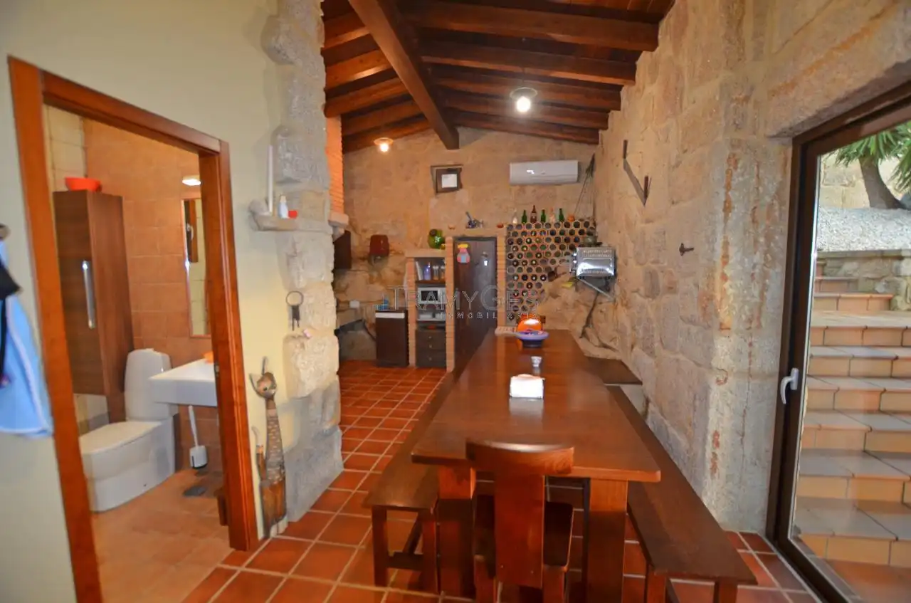 Casa o chalet en venta en Tui con Calefacción, Jardín privado y Terraza