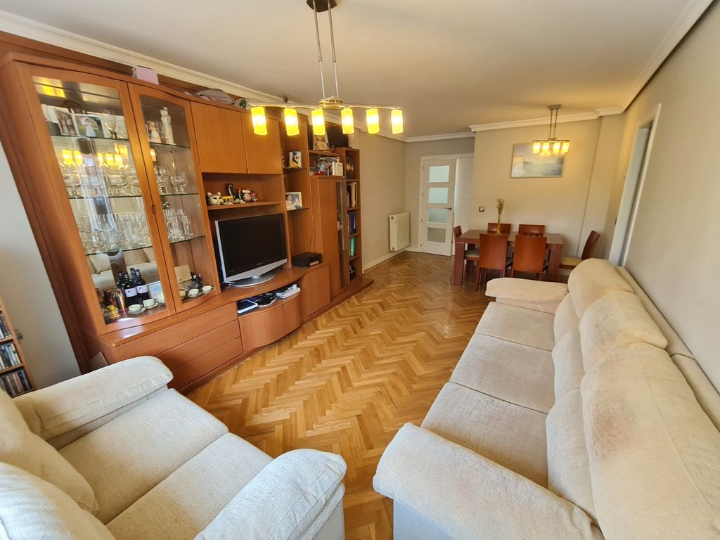 Sala d'estar de Pis en venda en Fuenlabrada amb Aire condicionat, Calefacció i Jardí privat