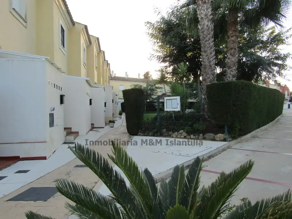 Außenansicht von Einfamilien-Reihenhaus zum Verkauf in Islantilla mit Terrasse, Möbliert und Waschmaschine