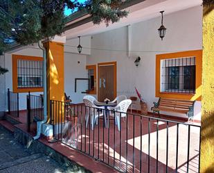 Jardí de Casa o xalet en venda en San Martín de Montalbán amb Aire condicionat i Piscina