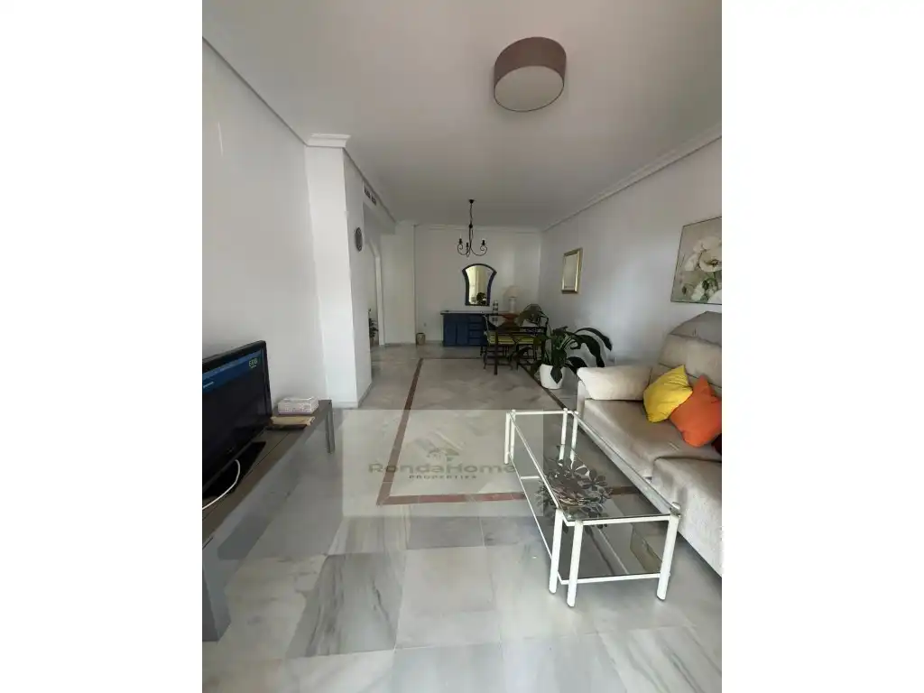 Sala d'estar de Pis de lloguer en Marbella amb Terrassa