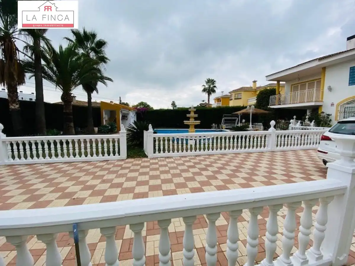Exterior view of Houses for sale in Málaga  with Private garden, Terrace and Storage room