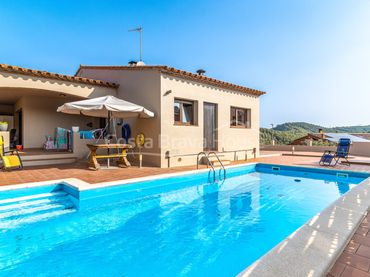 Casa con piscina in vendita a Carles Riba