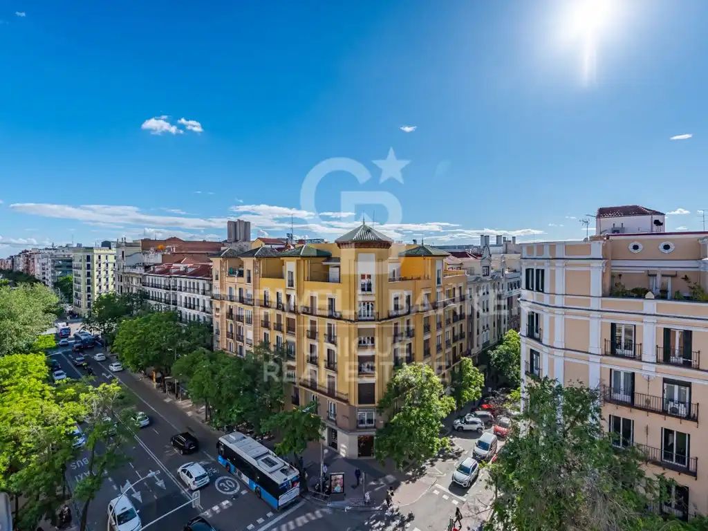 Vista exterior de Piso en venta en Madrid con Terraza