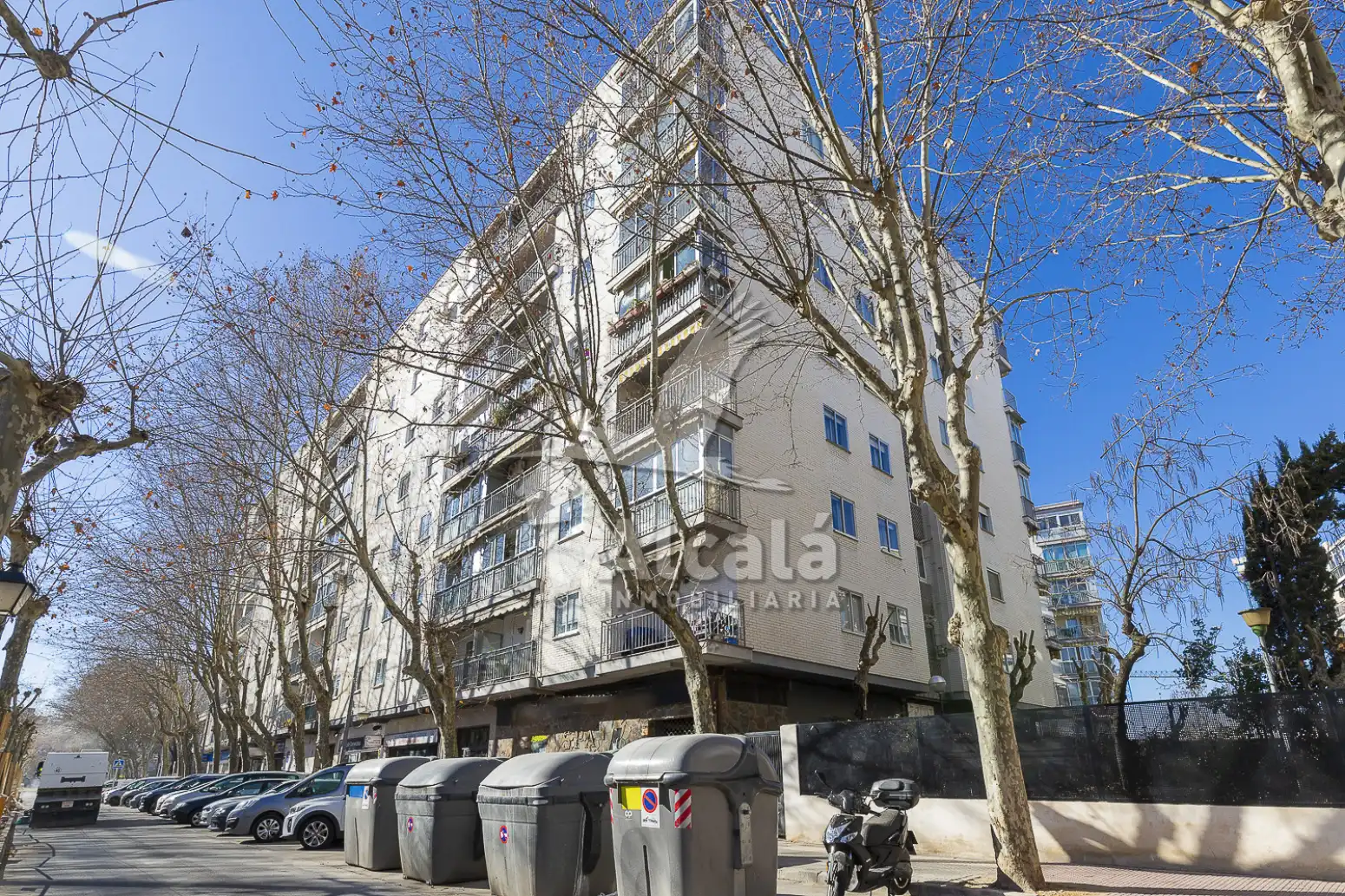 Exterior view of Flat for sale in Alcalá de Henares  with Air Conditioner, Heating and Parquet flooring
