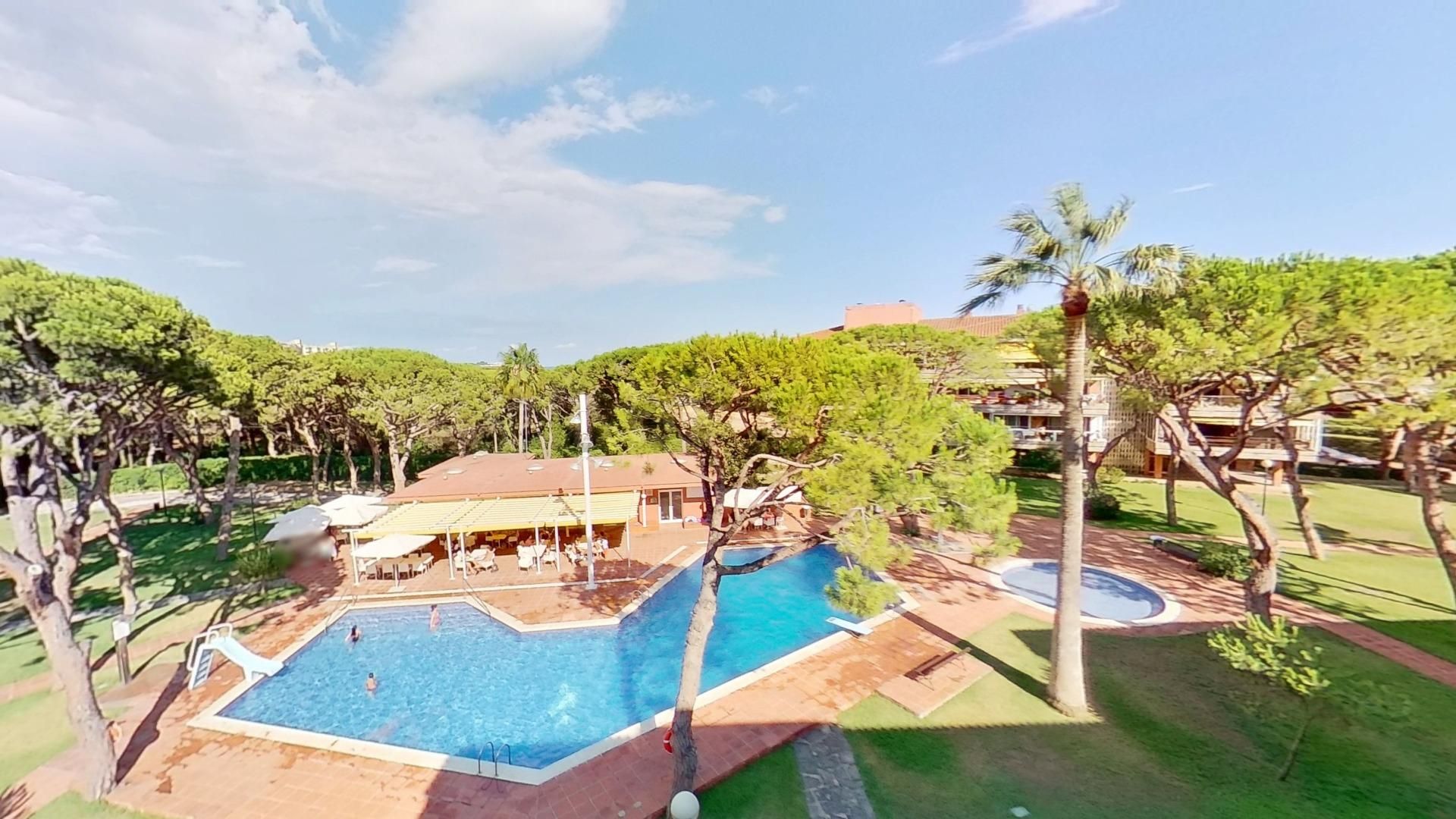 Piscina de Pis de lloguer en Gavà amb Aire condicionat, Calefacció i Terrassa