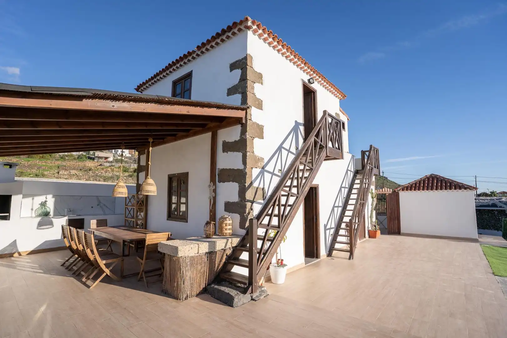 Vista exterior de Casa o chalet en venta en Guía de Isora con Aire acondicionado, Jardín privado y Terraza