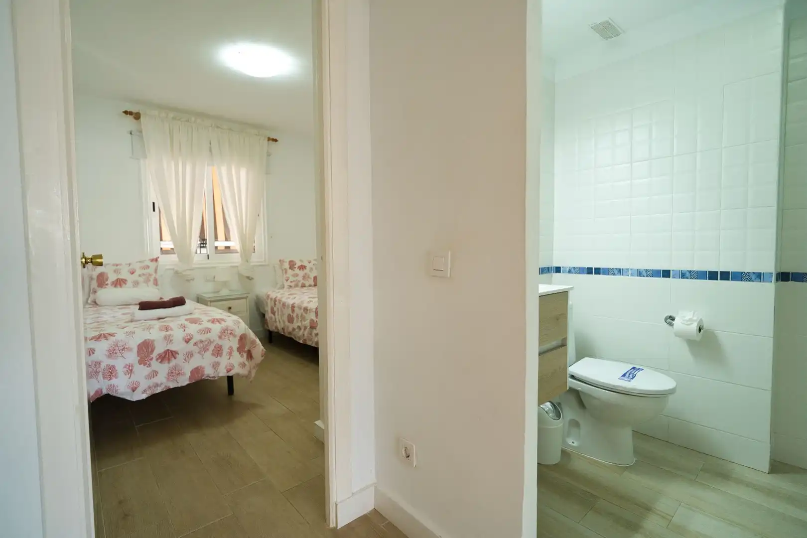 Habitación de Piso en venta en Arona con Terraza, Amueblado y Piscina comunitaria