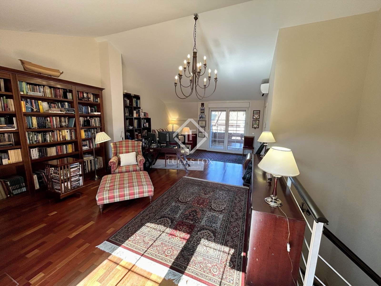 Sala de estar de Casa o chalet en venta en  Madrid Capital con Aire acondicionado, Calefacción y Jardín privado