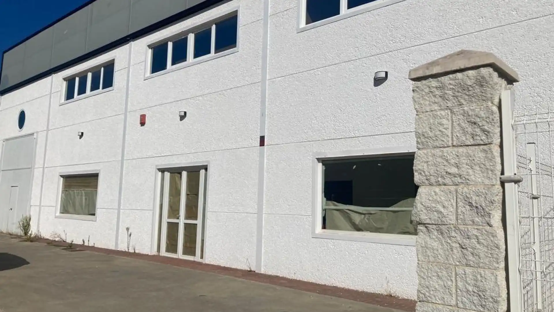 Vista exterior de Nave industrial en venta en Barbate