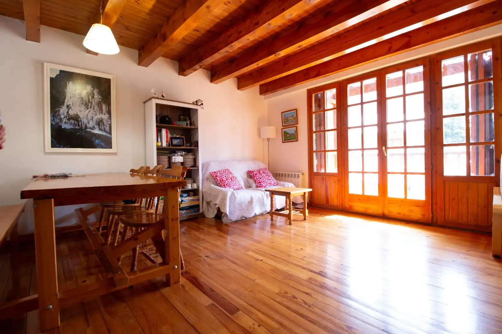 Sala d'estar de Casa adosada en venda en Sort amb Calefacció, Parquet i Balcó