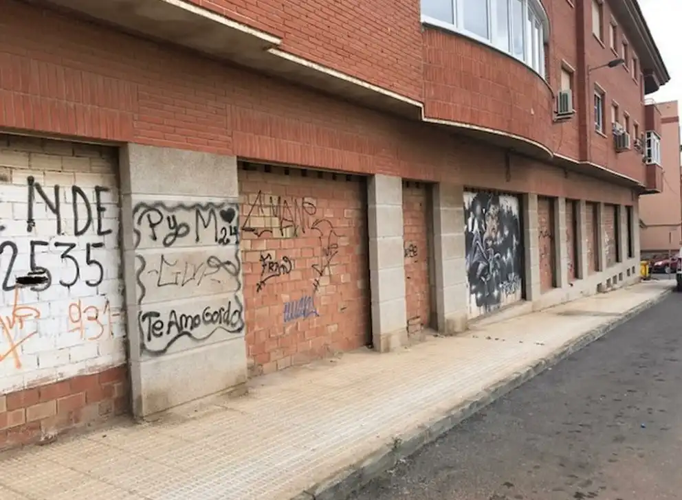 Local comercial en alquiler en C/ Alcalde Luarca
