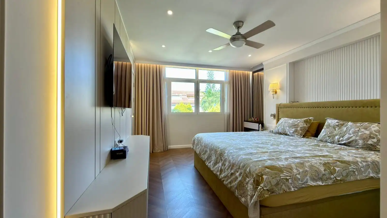 Habitación de Casa o chalet en venta en Alicante / Alacant con Aire acondicionado, Calefacción y Jardín privado