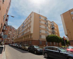 Exterior view of Flat for sale in Valladolid Capital  with Heating, Terrace and Furnished