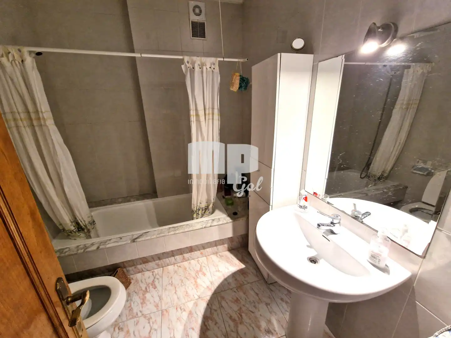 Badezimmer von Gebäude zum Verkauf in Vigo 