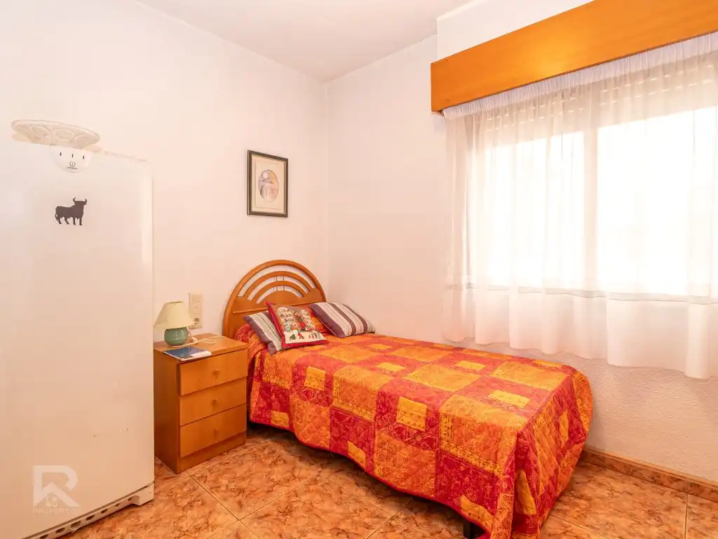 Bedroom of Flat for sale in Gandia
