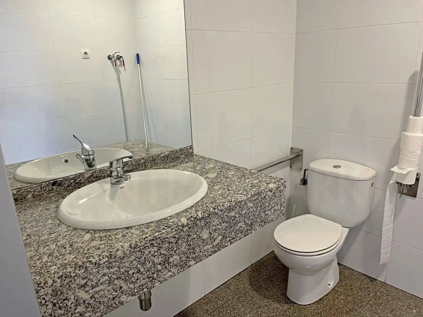 Baño de Oficina de alquiler en Valls con Aire acondicionado y Calefacción