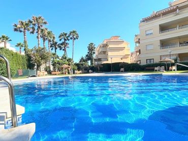 Penthouse with balcony for sale in Calle BABOR