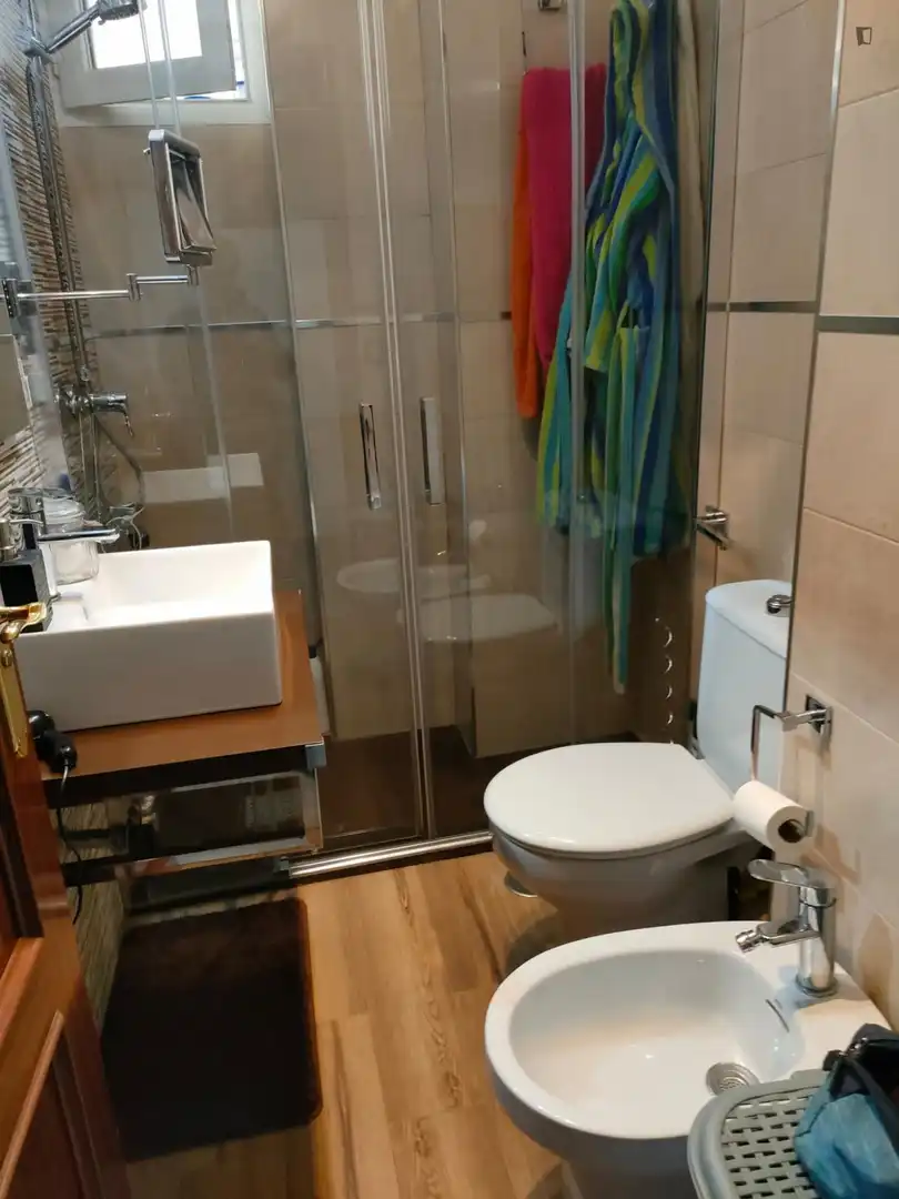 Bathroom of Apartments for share in Alicante / Alacant  with Furnished, Oven and Washing machine