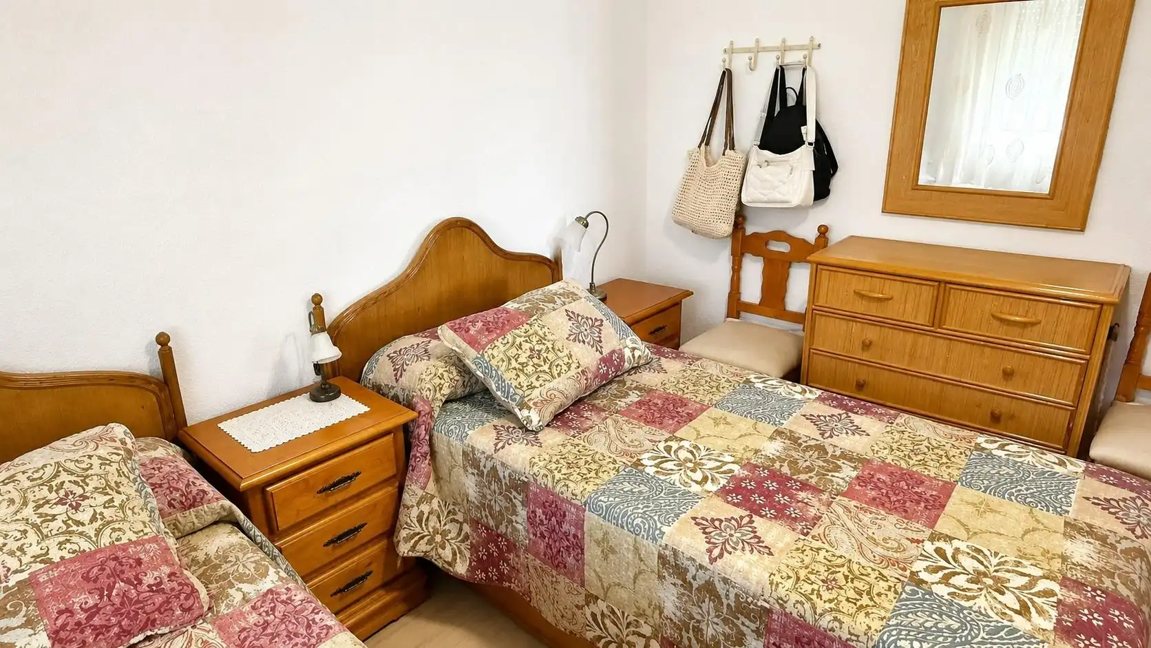 Habitación de Casa o chalet en venta en Chiclana de la Frontera con Jardín privado, Trastero y Piscina