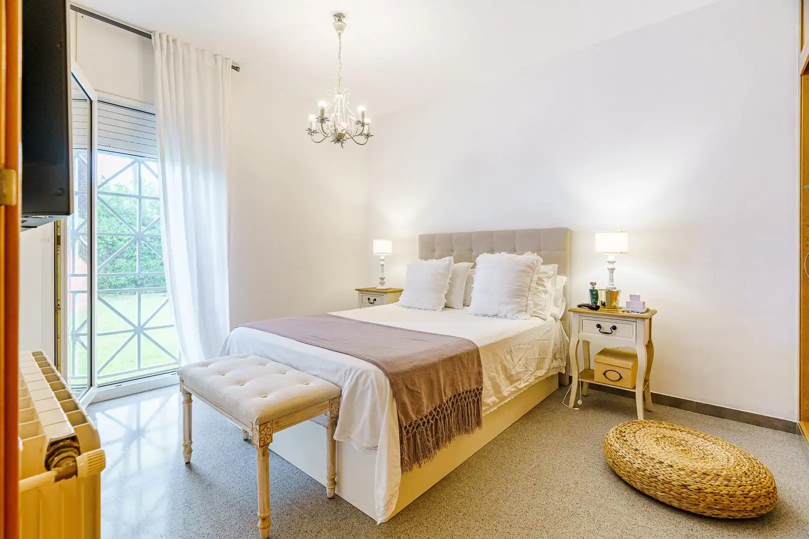 Schlafzimmer von Erdgeschoss zum Verkauf in Sitges mit Heizung, Privatgarten und Terrasse