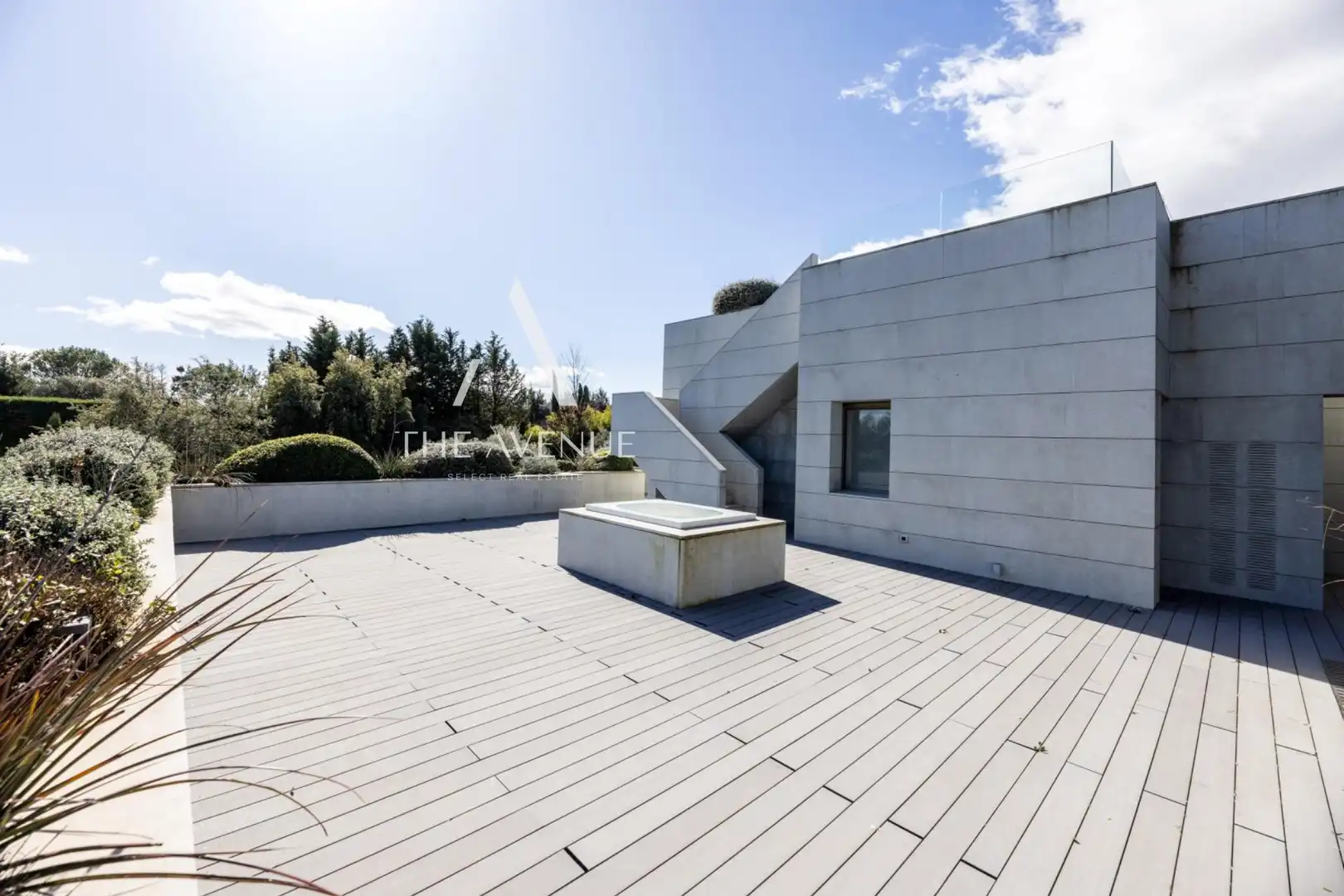 Vista exterior de Casa o xalet en venda en Pozuelo de Alarcón amb Aire condicionat, Calefacció i Jardí privat
