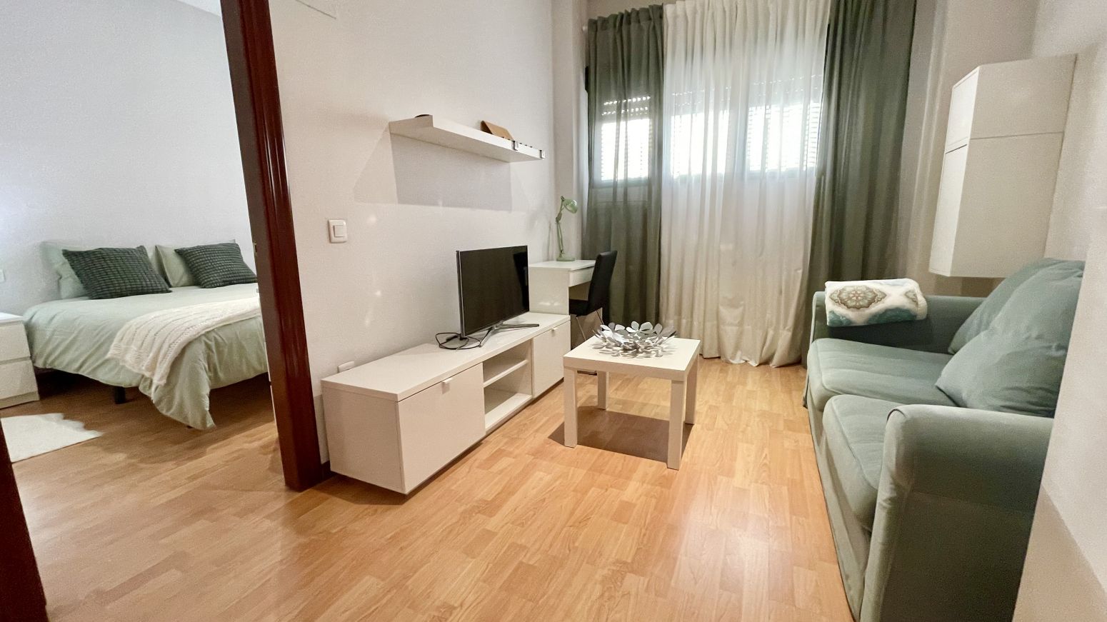 Sala de estar de Piso de alquiler en Gijón  con Calefacción