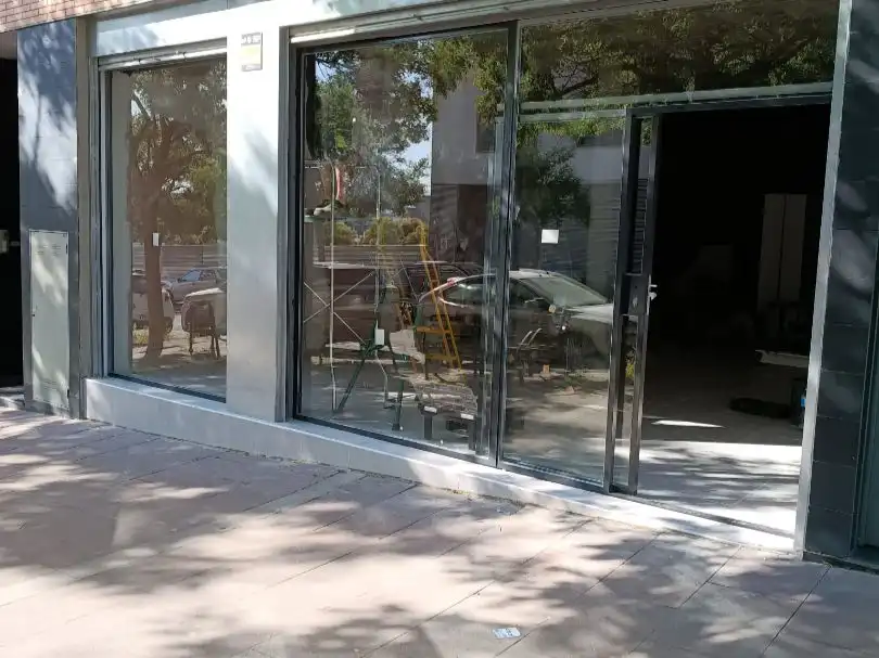Local comercial en venda a Carrer de Mossèn Trens 8
