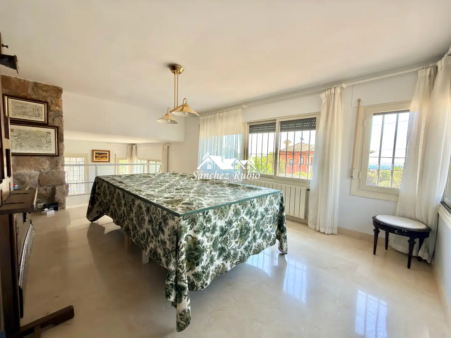 Menjador de Casa o xalet en venda en Torrelodones amb Calefacció, Jardí privat i Parquet