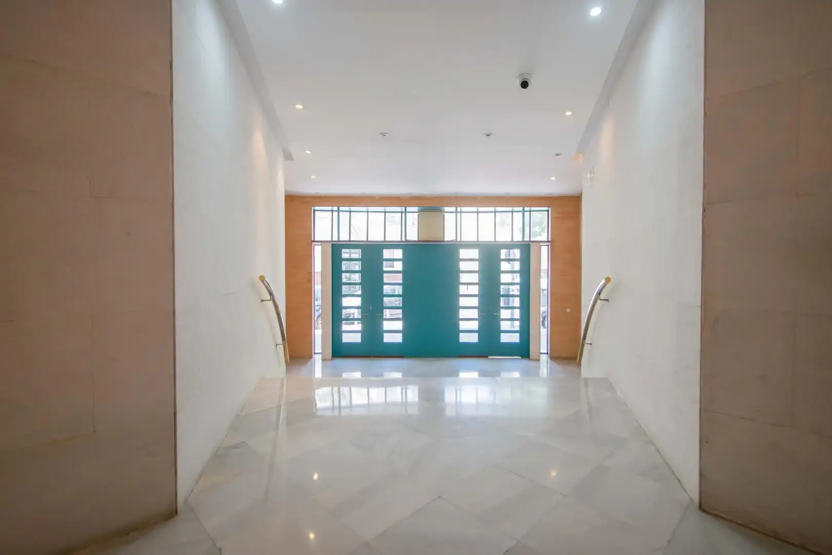 Flat for sale in Sevilla  with Air Conditioner and Heating