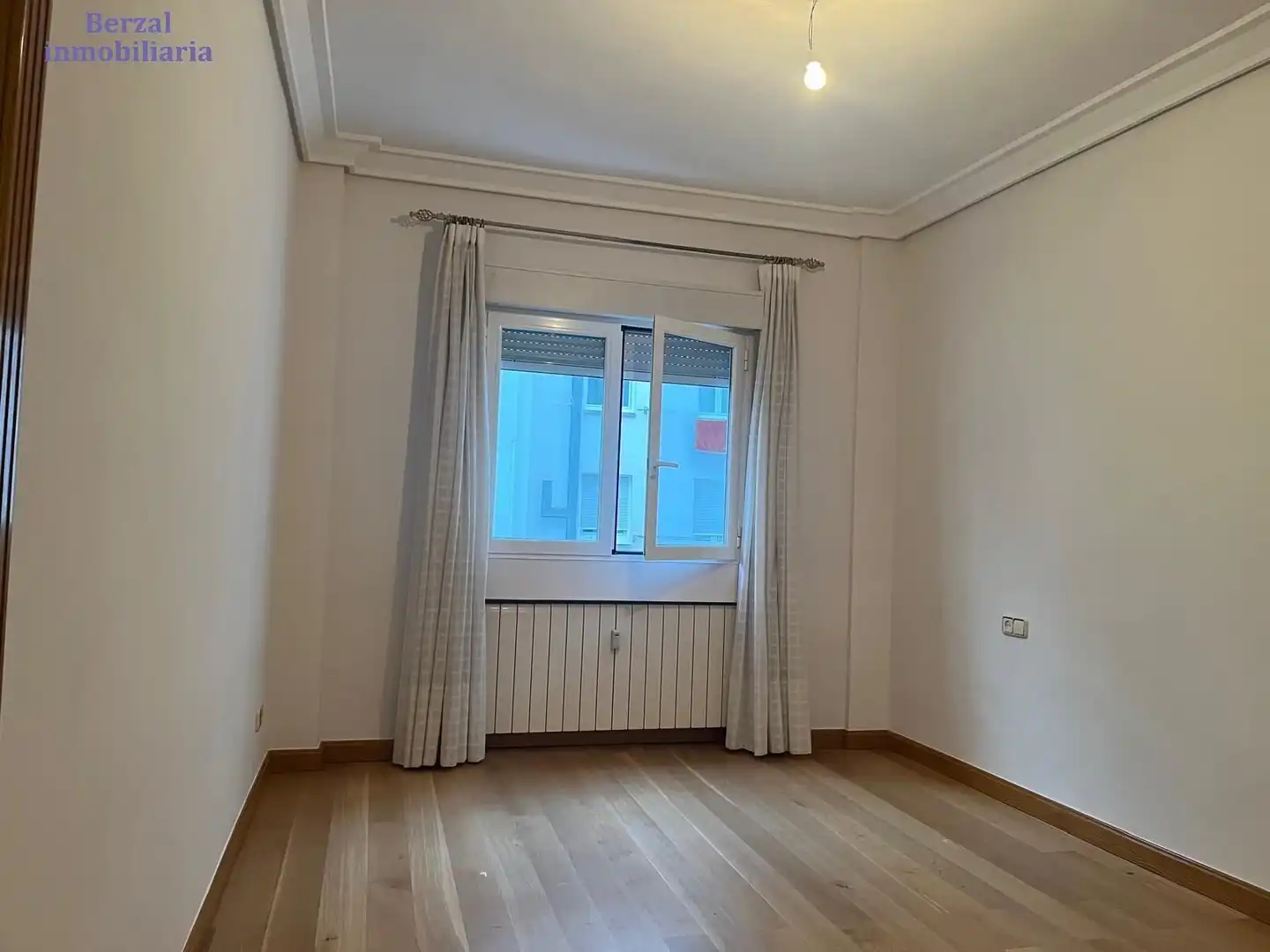 Bedroom of Flat for rent in  Logroño  with Heating, Terrace and Storage room