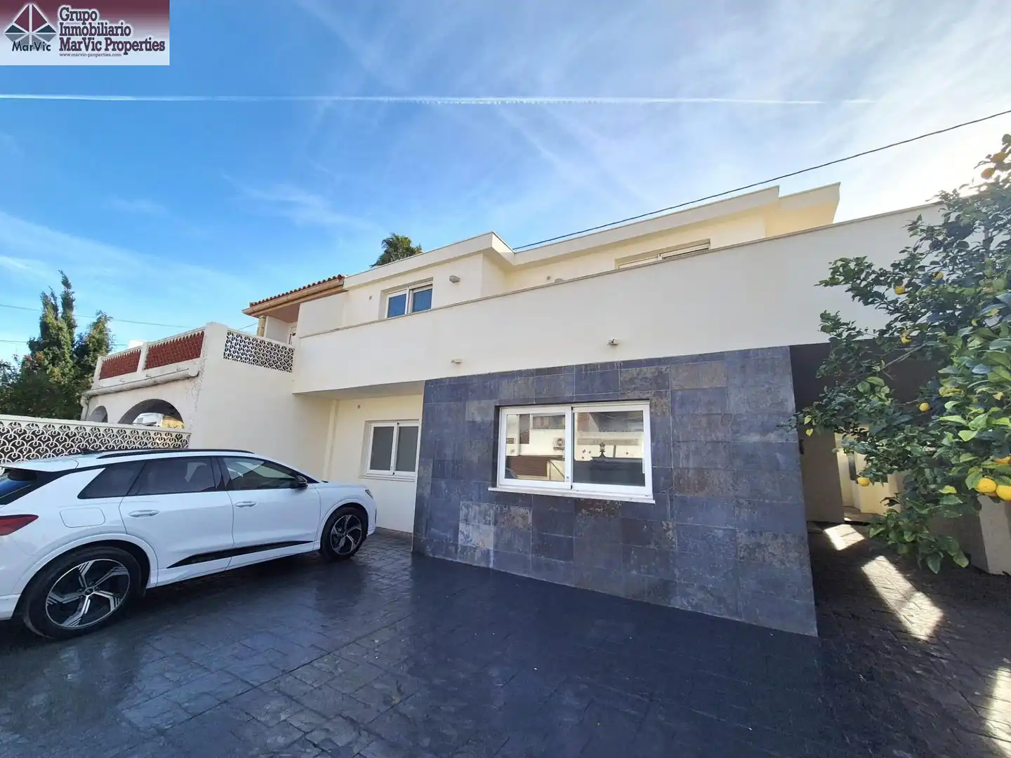 Casa aparellada amb terrassa en venda a L'Albir, imagen 3