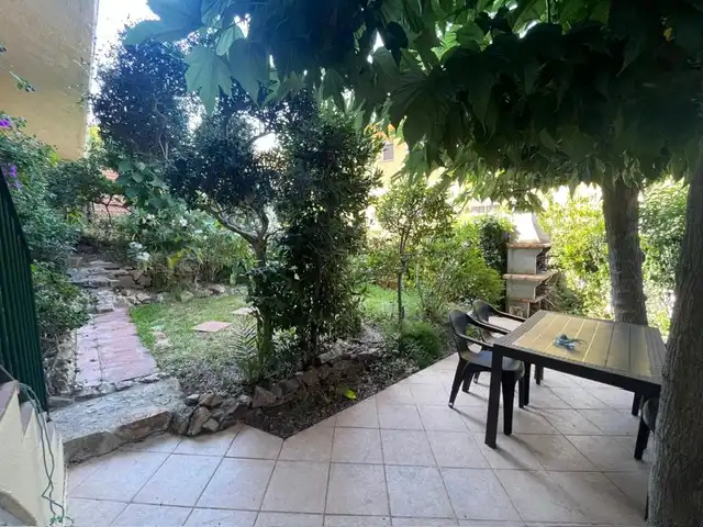Jardín de Apartamento de alquiler en Castell d'Aro, Platja d'Aro i s'Agaró con Aire acondicionado, Jardín privado y Terraza