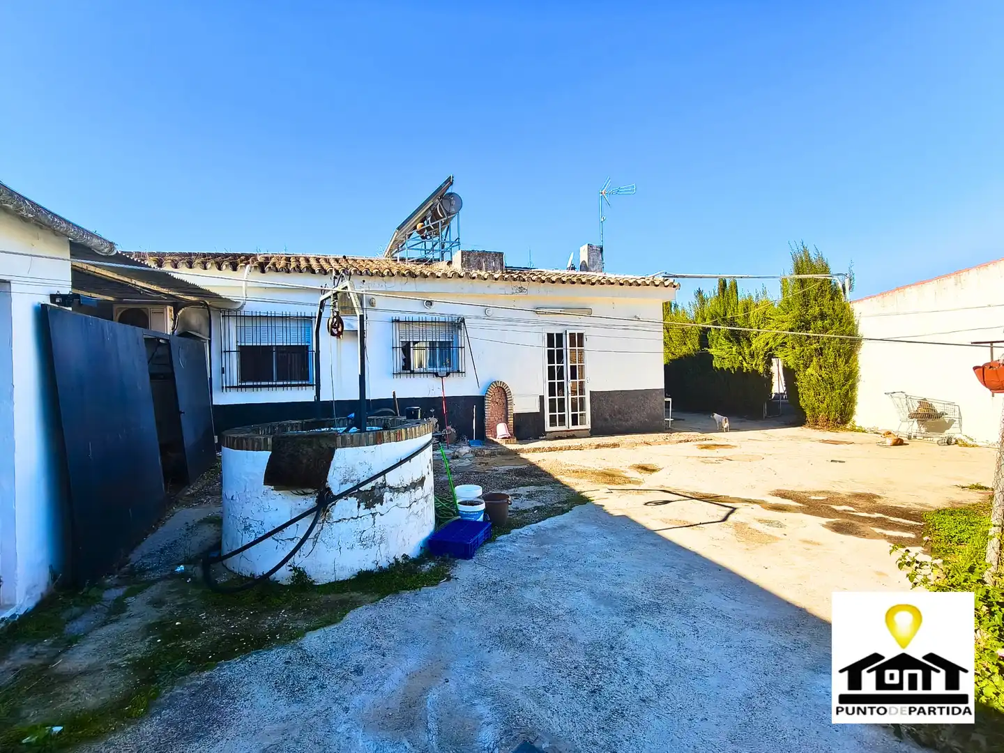 Vista exterior de Finca rústica en venda en Hinojos amb Aire condicionat, Jardí privat i Terrassa