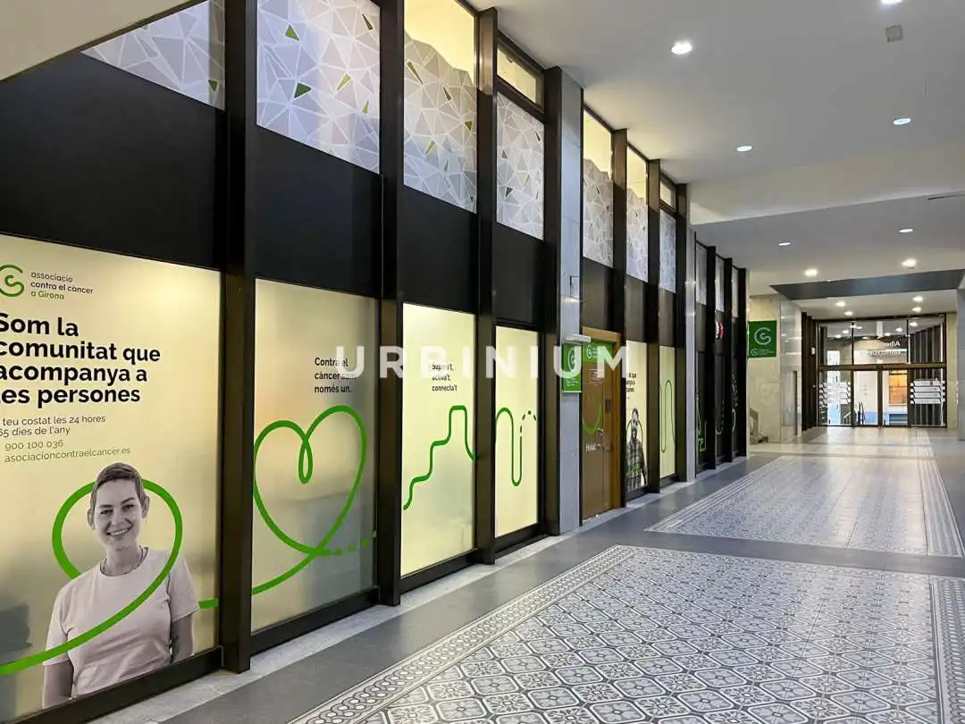 Business premises for sale in Centre - Barri Vell, imagen 7