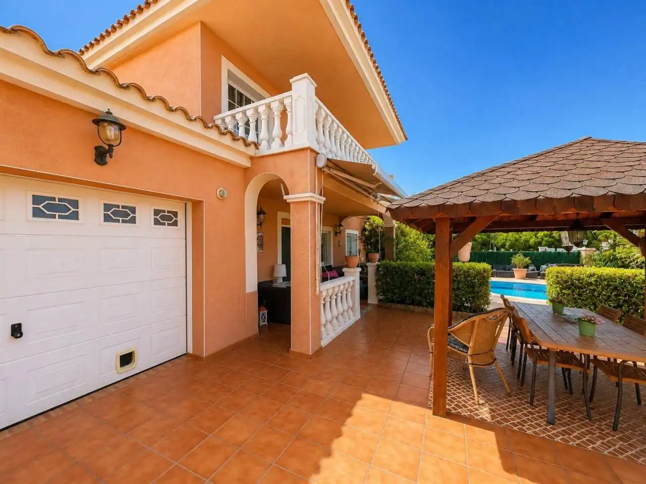 Vista exterior de Casa o chalet en venta en Cubelles con Aire acondicionado, Calefacción y Jardín privado
