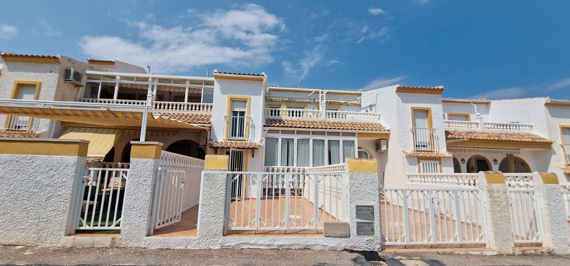 Vista exterior de Apartamento en venta en Santa Pola con Terraza, Amueblado y Balcón
