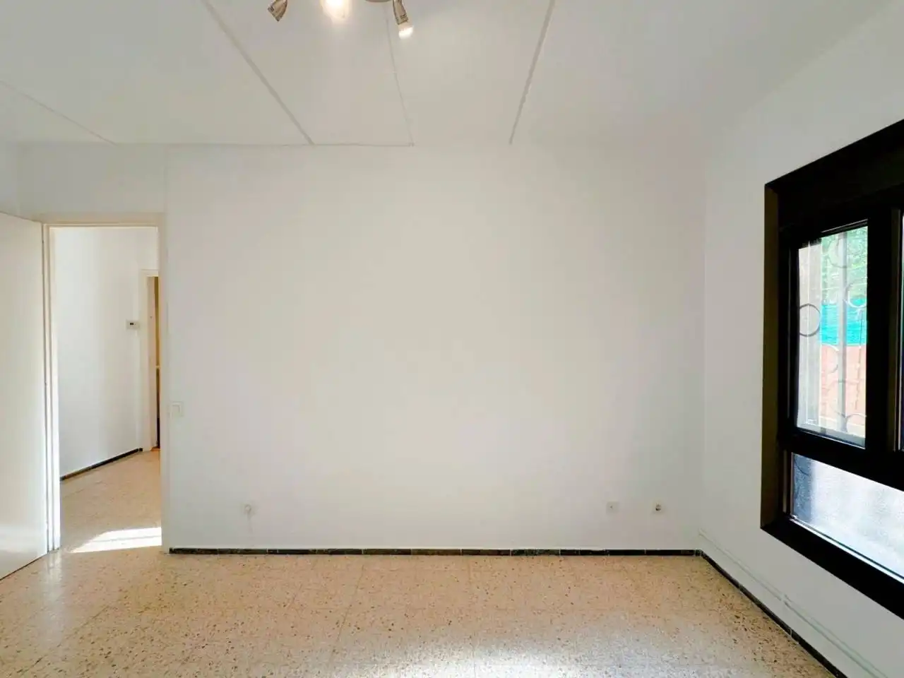 Flat for sale in Cerdanyola del Vallès  with Heating, Private garden and Terrace