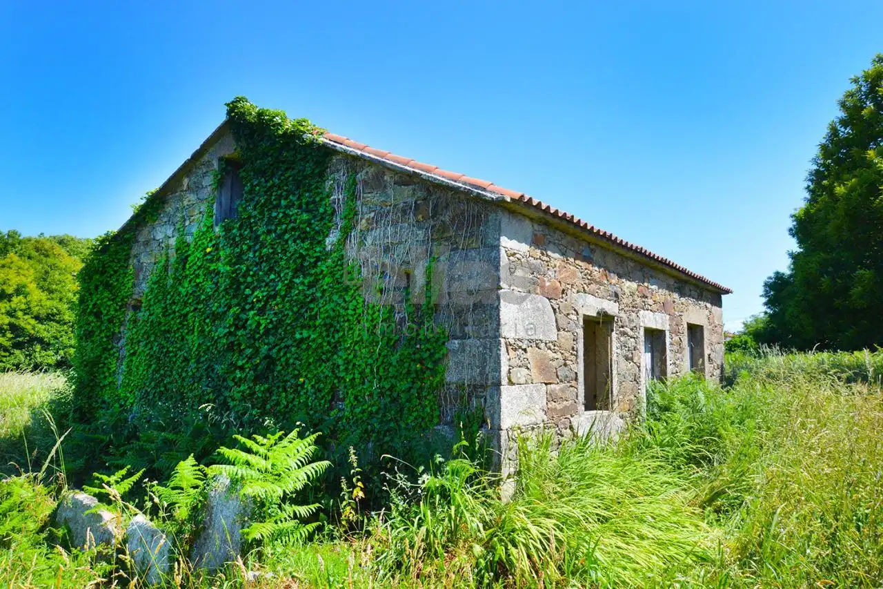 Vista exterior de Casa o xalet en venda en Zas amb Calefacció i Jardí privat