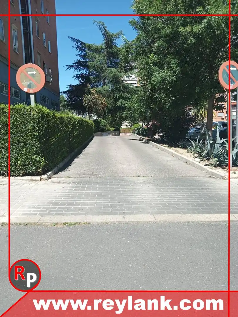 Außenansicht von Garage zum Verkauf in Coslada