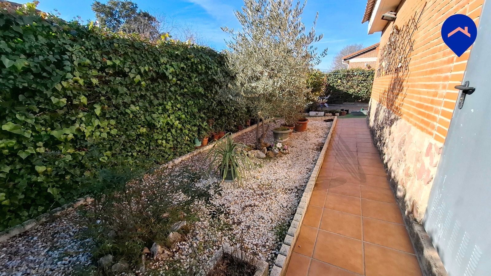 Jardí de Casa o xalet en venda en Pioz amb Jardí privat, Internet i Alarma