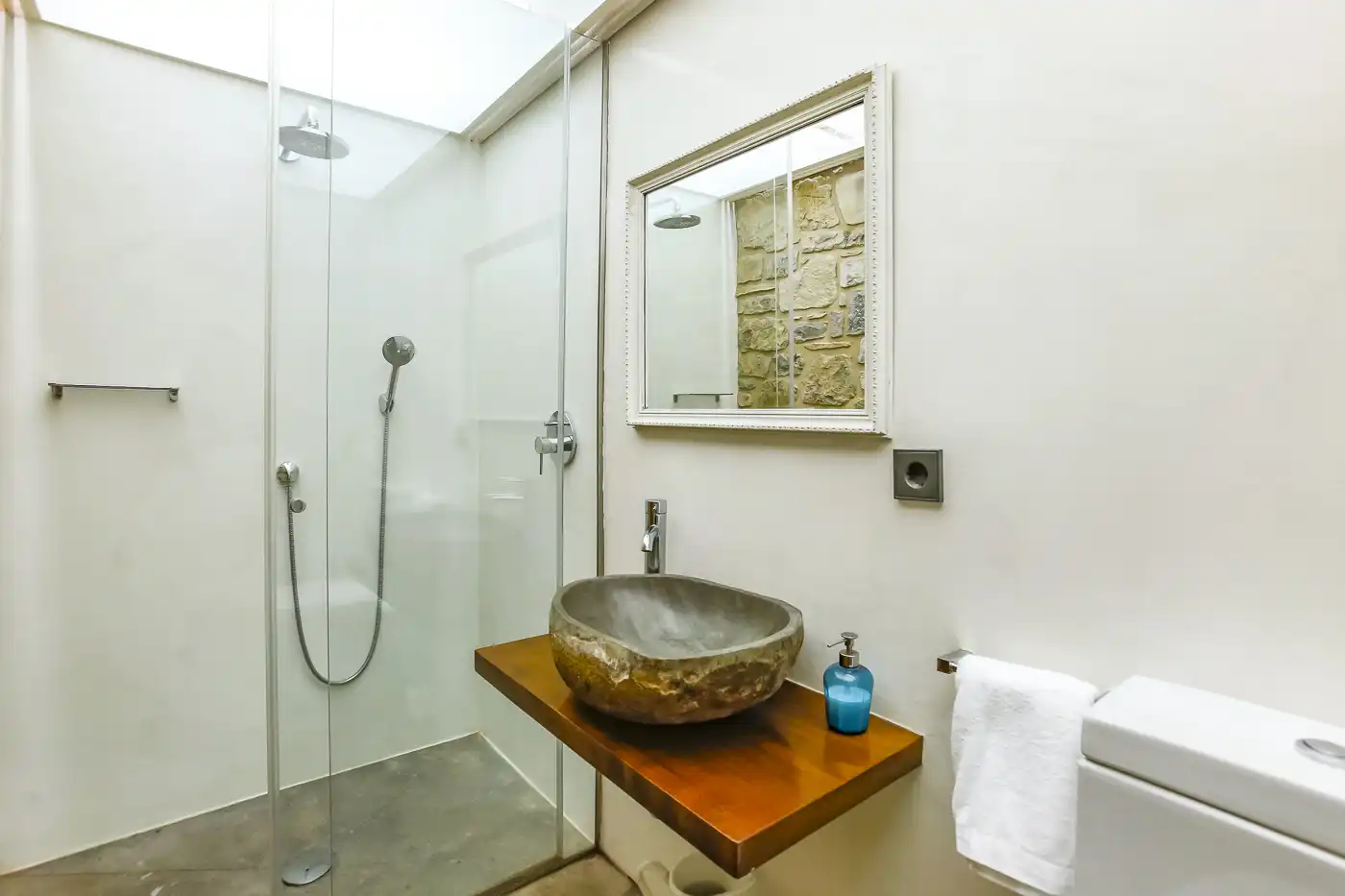 Bathroom of Country homes for sale in Montagut i Oix  with Private garden, Terrace and Swimming Pool