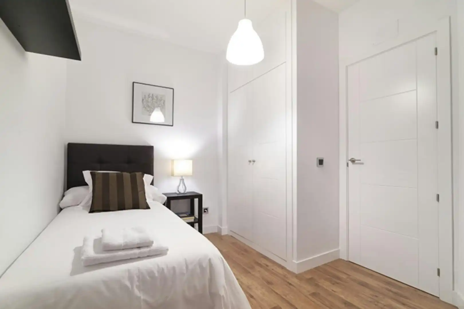 Bedroom of Flat for rent in Madrid  with Air Conditioner, Heating and Furnished