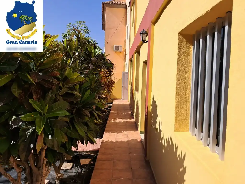 Außenansicht von Wohnung zum Verkauf in Mogán mit Privatgarten und Terrasse
