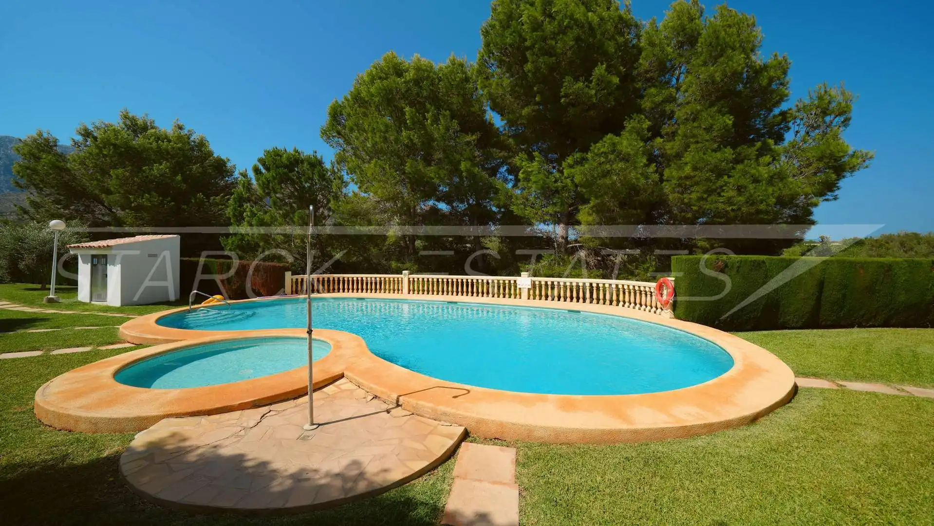 Piscina de Casa o xalet en venda en Beniarbeig amb Aire condicionat i Piscina