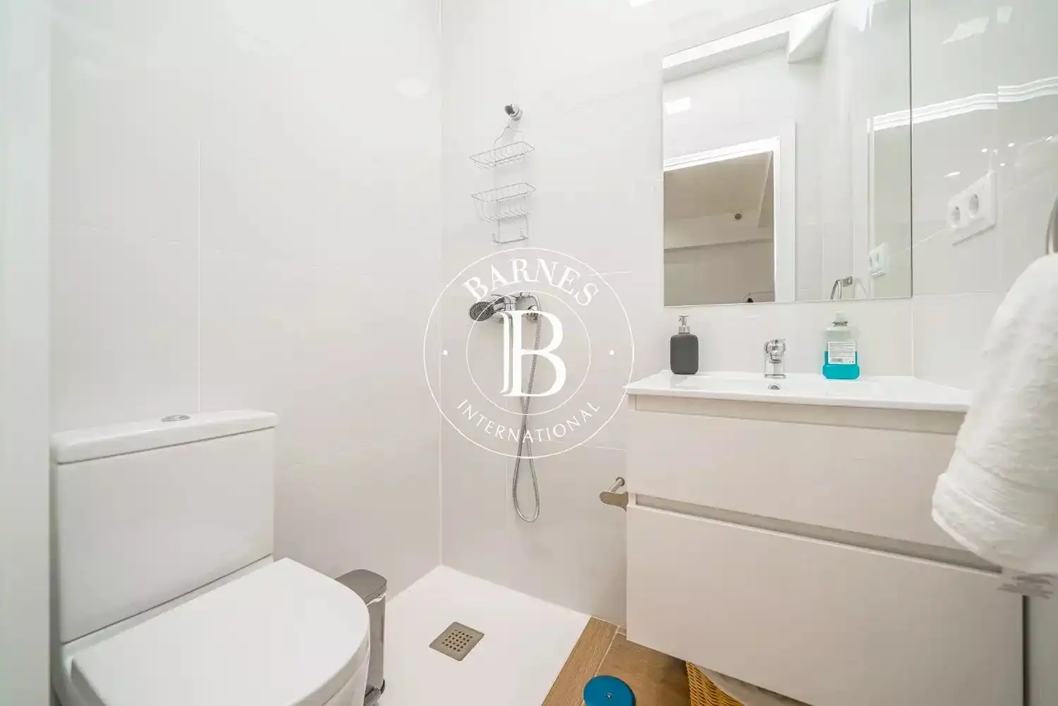 Badezimmer von Geschaftsraum zur Miete in Madrid mit Klimaanlage