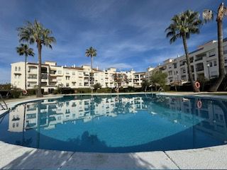 Vista exterior de Pis de lloguer en Marbella amb Aire condicionat, Terrassa i Moblat