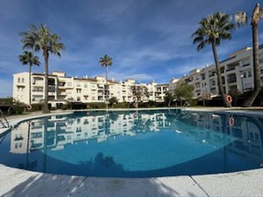 Flat with pool to rent in Calle Nueva 7